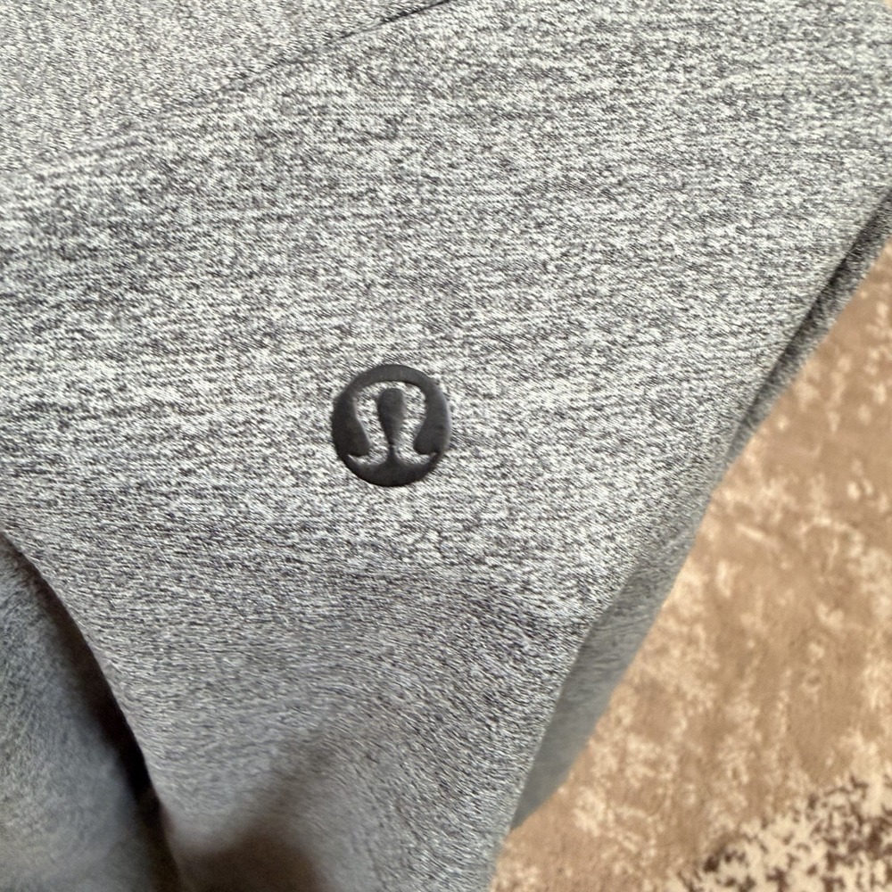Lululemon Polo Shirt Mens Medium Gray Activewear Evolution Performance Golf - Picture 6 of 7